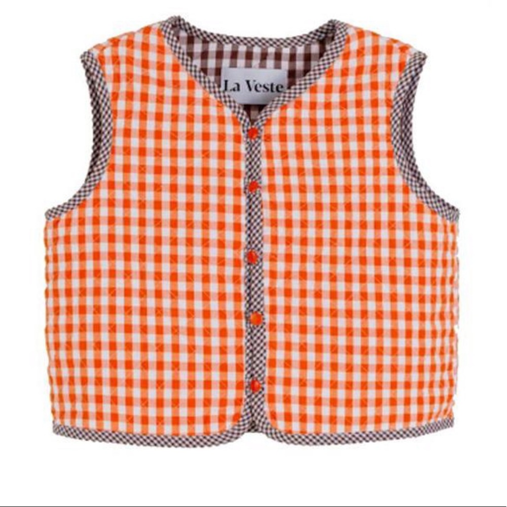 LA VESTE GINGHAM VEST ORANGE
110,00€
Geometric motif vest
Handmade in Spain
S